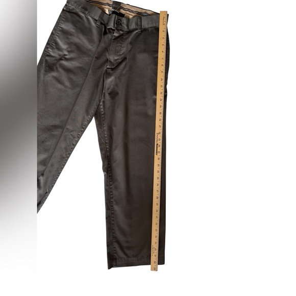 GAP Men's Pants Classic Dark Gray Khakis Relaxed fit Size 31*30 - Picture 3 of 11
